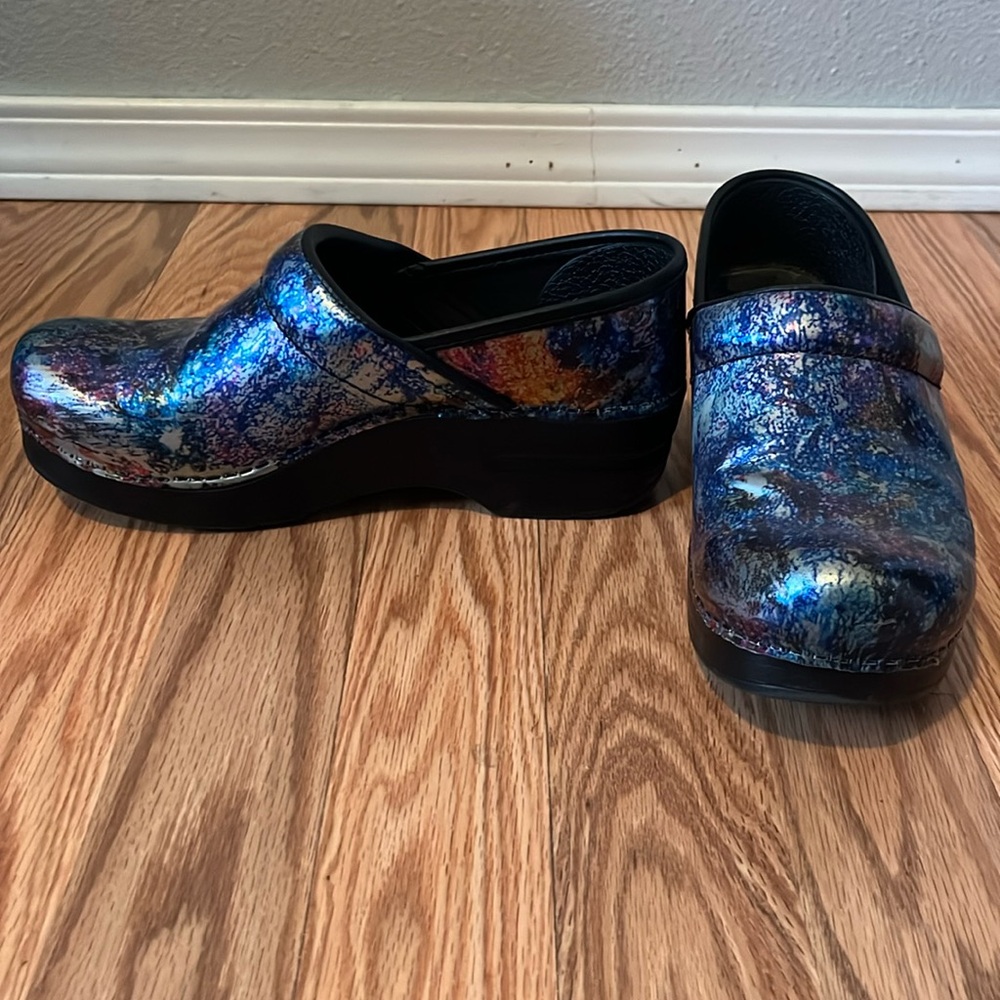 Danskos 37